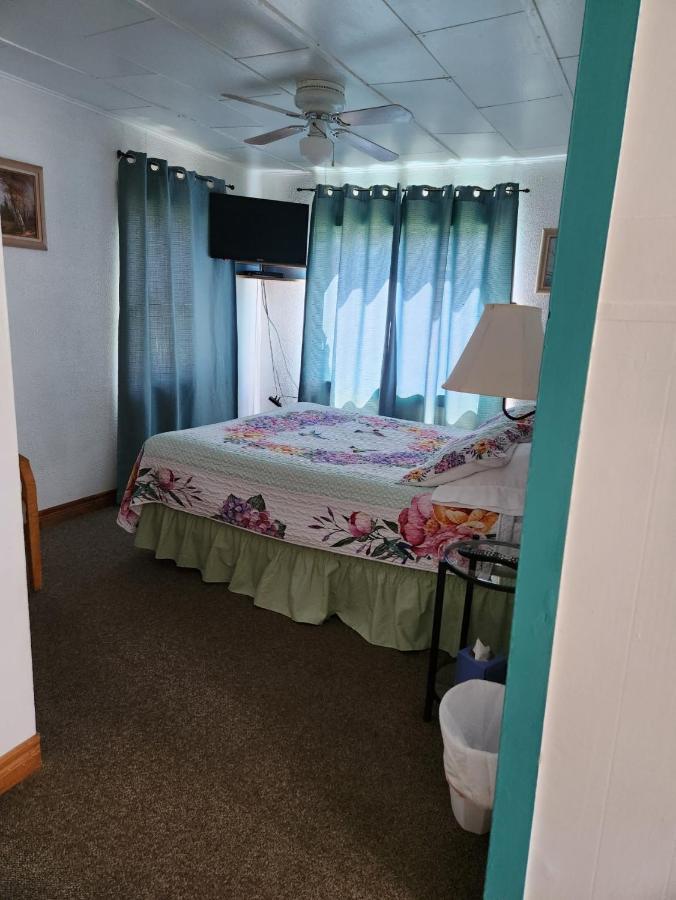 Little River Motel Saint Regis St. Regis Exterior photo