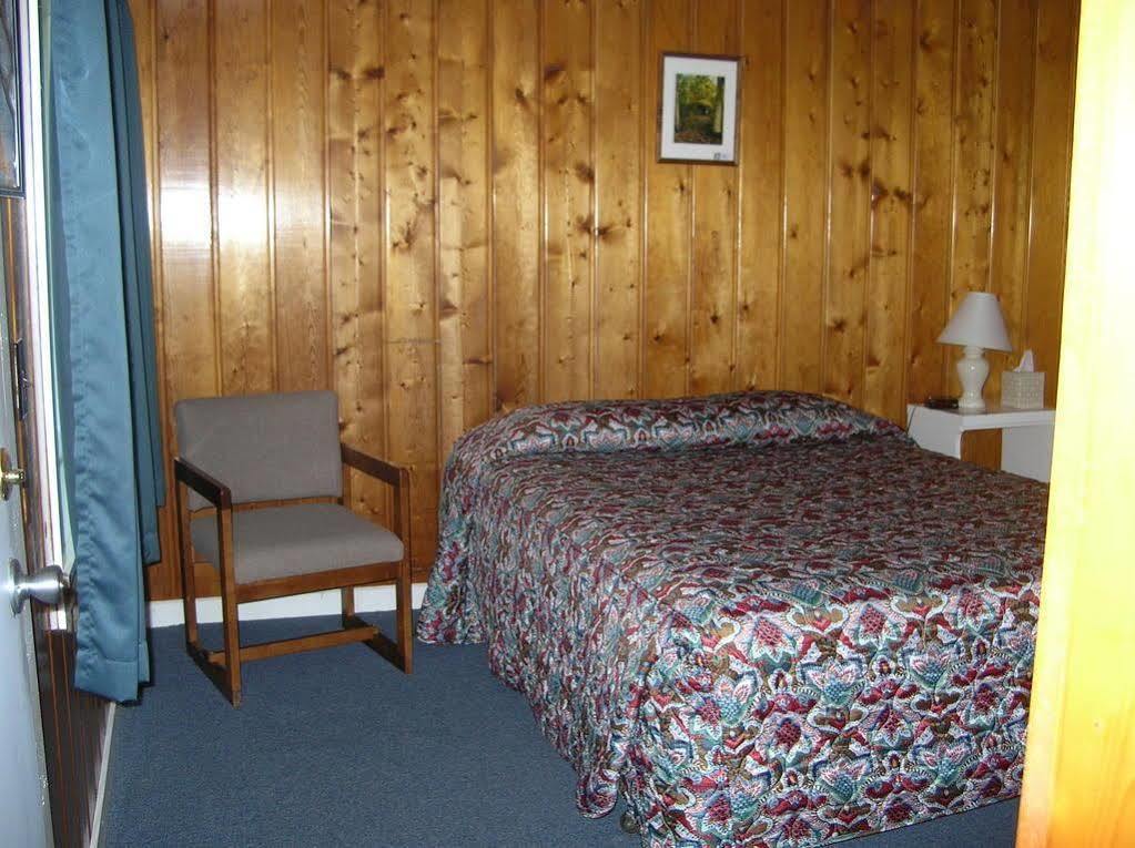 Little River Motel Saint Regis St. Regis Exterior photo